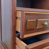 Винтидж нощно шкафче с две чекмеджета., снимка 6 - Антикварни и старинни предмети - 44923997