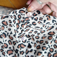 Дизайнерска блуза в леопардова шарка "ellos"® / много голям размер , снимка 4 - Блузи с дълъг ръкав и пуловери - 36237665