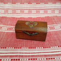 Дървена кутия с шевица, снимка 3 - Подаръци за жени - 34276452
