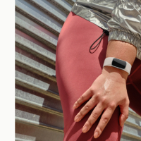 Fitbit Charge 6 фитнес гривна by Google, снимка 10 - Смарт часовници - 44693028