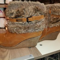 UGG Оригинални обувки на платформа , снимка 3 - Дамски ежедневни обувки - 35798646