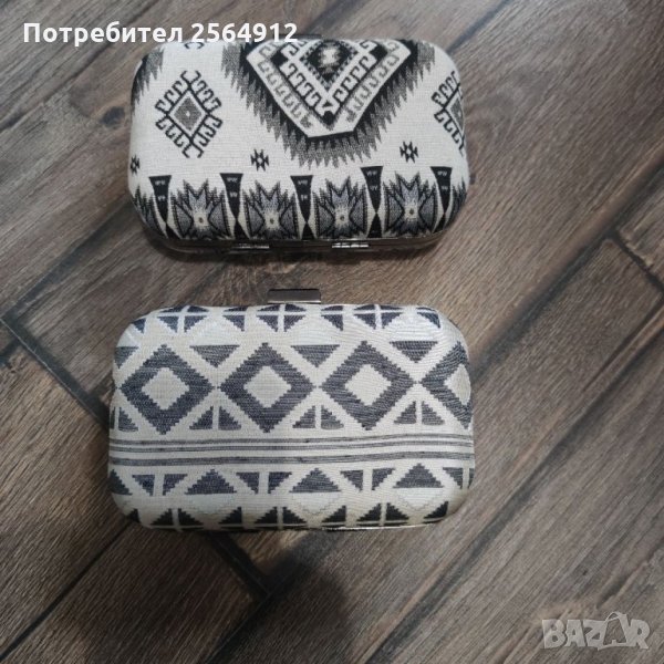 Продавам дамски чантички 2бр, снимка 1