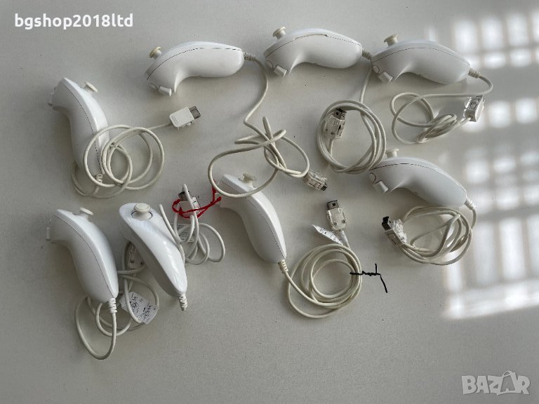 Оригинални Nunchuk контролери за Nintendo WII/WII U, снимка 1
