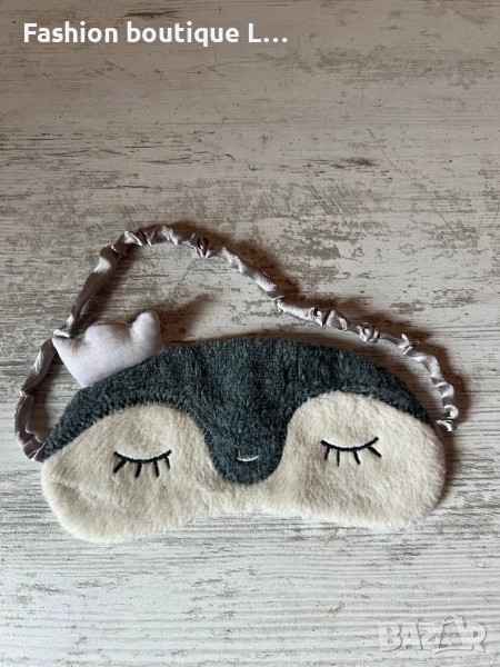 Маска за очите за сън сатен отвътре и пухена отпред със сладко пингвинче с коронка ❤️, снимка 1