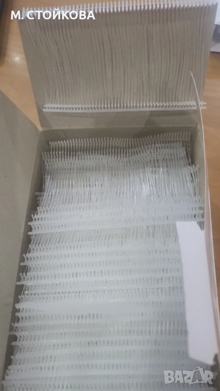 Пластмасови стрелички за поставяне на картонени етикети - 5 000 бр. в една кутия - 50 мм., снимка 1