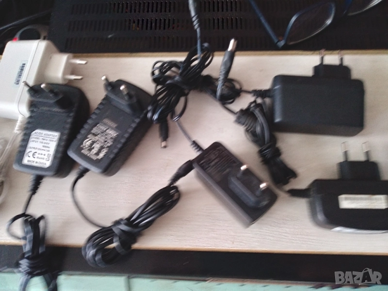 Захранващи адаптери 12 V, /1A, 1.5A, 2A, снимка 1