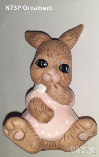 СЕДНАЛО СЛАДКО ЗАЙЧЕ.КЕРАМИКА.РЪЧНО РИСУВАНО. , снимка 1