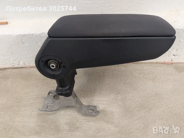 Подлакътник Audi A4 B5 (1995-2001), снимка 2 - Части - 56242095