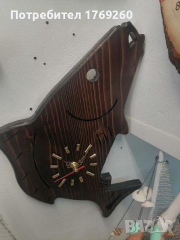 Продавам дървен часовник Риба! 