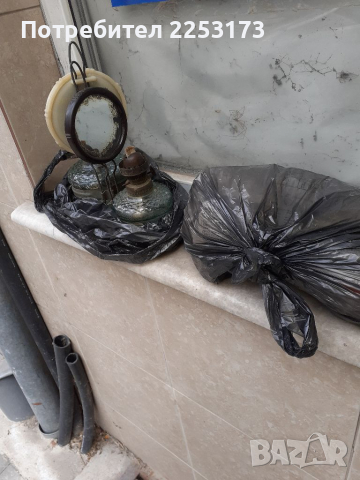 Две газови лампи със стъкла