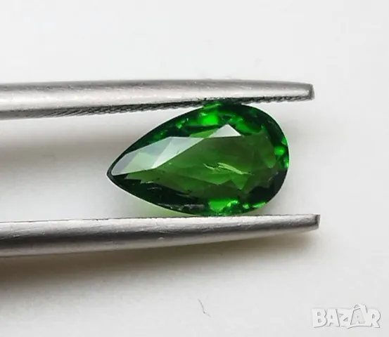 Елегантен Цаворит гранат в шокиращо зелен цвят 0.99кт.! Сертифициран! Нов!, снимка 2 - Други - 50437375