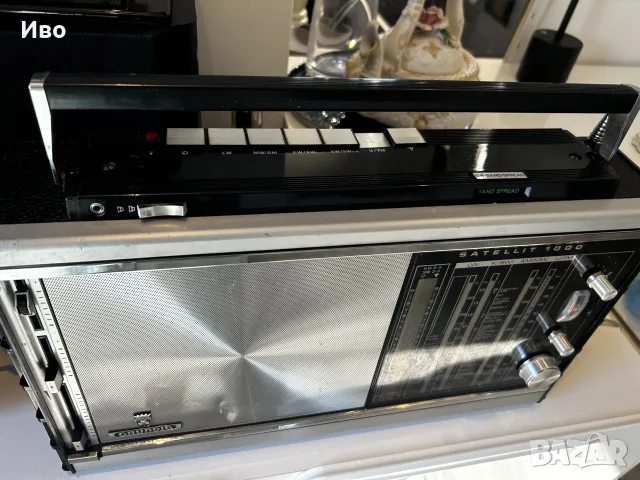 Grundig Satellit 1000 Vintage Радио , снимка 4 - Радиокасетофони, транзистори - 55952425