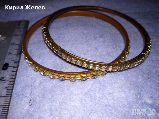 ДВЕ КРИСТАЛНИ БРОНЗИРАНИ АР ДЕКО СТИЛ СТОМАНЕНИ ГРИВНИ 37975, снимка 4 - Гривни - 40836384