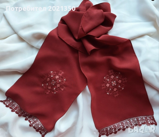 Ръчно бродиран копринен шал с мотив "Елбетица" и дантела