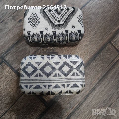 Продавам дамски чантички 2бр