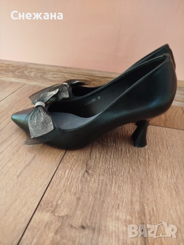 Дамски обувки , снимка 2 - Дамски обувки на ток - 53449604