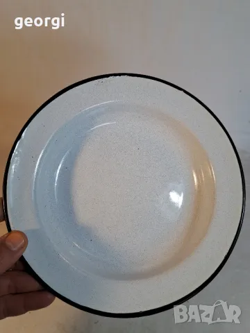 Стара емайлирана чиния    16/3