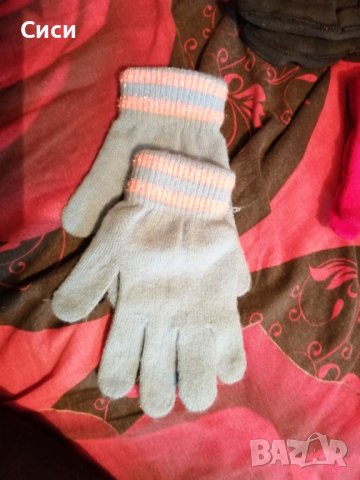 Плетени детски ръкавици, снимка 3 - Шапки, шалове и ръкавици - 38917700