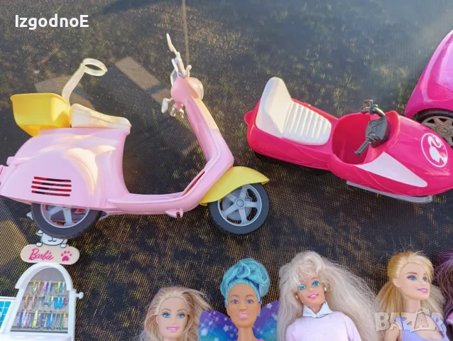 Огромен лот Mattel - Barbie кукли, кухня, кола, мотор, снимка 5 - Кукли - 48837325
