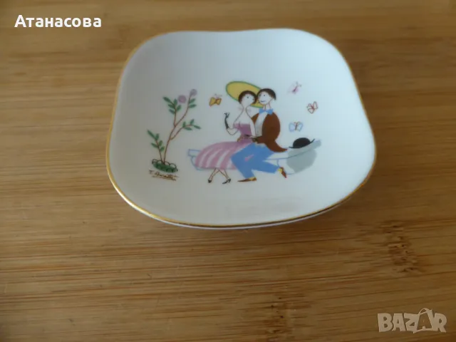 Френска порцеланова чинийка купичка с авторска рисунка, снимка 3 - Антикварни и старинни предмети - 48490896