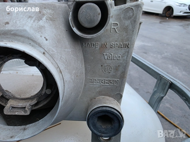 Десен фар за Форд ескорт , снимка 3 - Части - 52356024