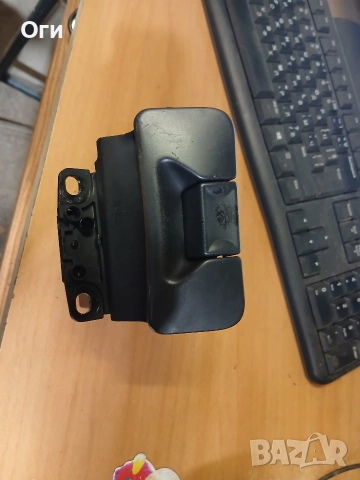 Бутон паркинг спирачка за Рено Лагуна 01-07г. 8200550555, снимка 2 - Части - 53871701