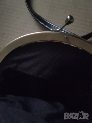 малка лачена чанта , снимка 2 - Чанти - 50152481