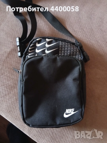 чанта нике , снимка 2 - Чанти - 52963750