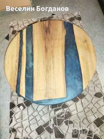 Холна масичка червен дъб и епоксидна смола