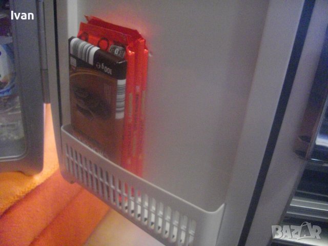 Немски Мини Хладилник-Голям-16л-Работи На 220 Волта и на 12 Волта в Автомобил-Студено/Топло-220V/12V, снимка 10 - Хладилници - 42715800