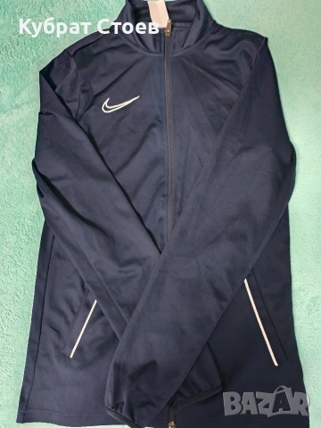 Спортна горница Nike, снимка 2 - Спортни дрехи, екипи - 53167936