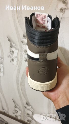 оригинални маратонки  Jordan 1 High Travis Scott x Cactus Jack  номер 43 , снимка 4 - Маратонки - 42528257