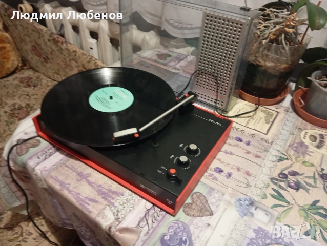 Малък преносим грамофон Unitra от 1977г., снимка 4 - Грамофони - 53373369