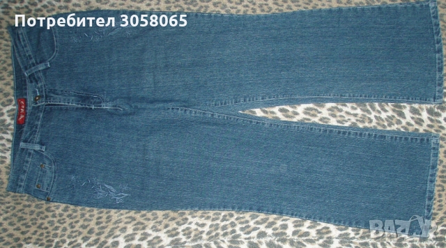 сини дънки с малко бродерия, снимка 3 - Дънки - 36112921