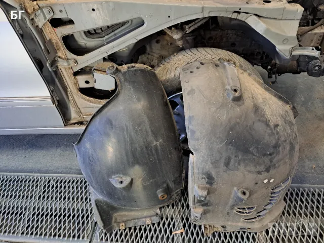  Оригинални подкалници на предницата  заден ляв и десен   Mercedes w211, снимка 6 - Части - 47425557