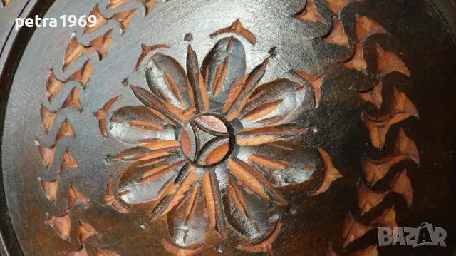 Резбована дървена чиния за окачване, снимка 2 - Декорация за дома - 49589679