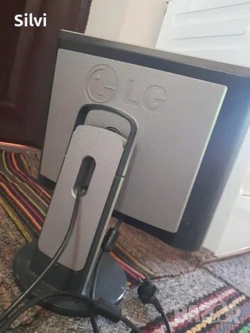 Монитор квадратен LG Faltron, снимка 6 - Монитори - 55797429