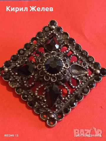 Винтидж брошка с с кристали ЧЕРЕН ОНИКС и филигранна метална основа 52216