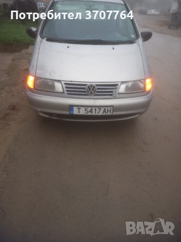 Продавам лек автомобил Шаран