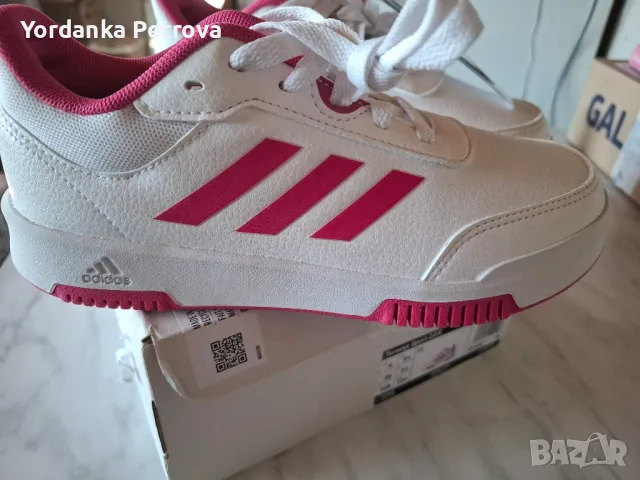 Маратонки Adidas, снимка 2 - Маратонки - 47492383