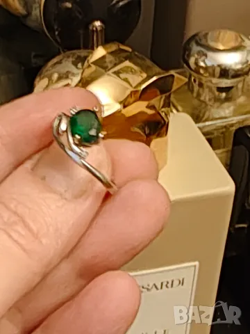 Сребърен пръстен с изумруд, снимка 3 - Пръстени - 49496601