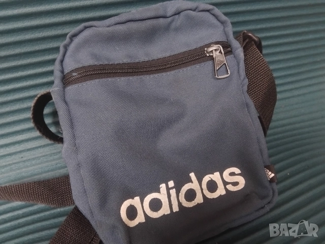 Adidas 100% оригинална мъжка чантичка