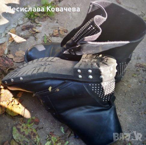 Обувки с шипове на подметката!, снимка 3 - Дамски боти - 40900324