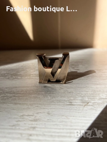 Louis Vuitton  златна катарама за колан ❤️