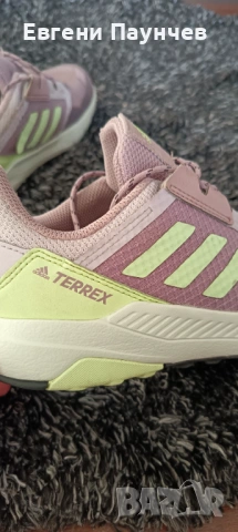 Adidas туристически маратонки размер 35 в розови Дамски Детски , снимка 5 - Маратонки - 53454519