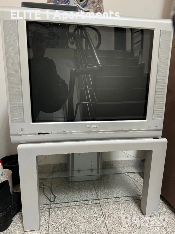 Продава стар телевизор