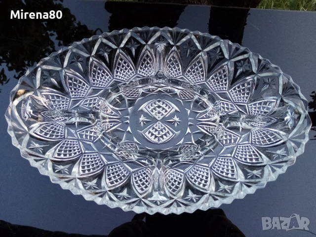 Кристално плато за разядки, снимка 2 - Чинии - 52268671