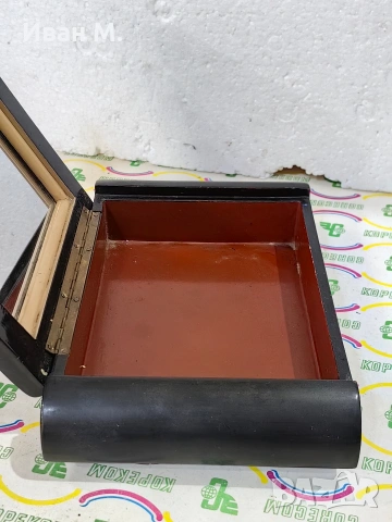 Рисувана стара дървена кутия с огледало за бижута , снимка 7 - Антикварни и старинни предмети - 53678889