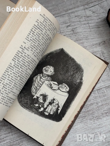 Три повести за Карлсон – Астрид Линдгрен , снимка 7 - Художествена литература - 53566181