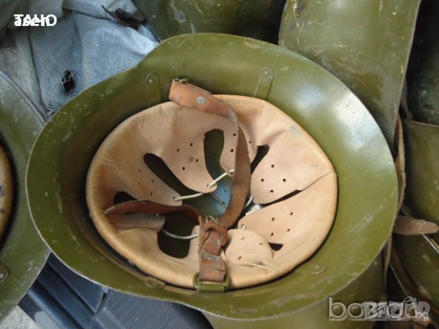 войнишки каски, снимка 4 - Други ценни предмети - 39990377